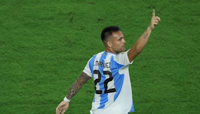 Lautaro Martínez llegó al entrenamiento del Inter en su Lamborghini y así lo recibieron los hinchas