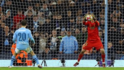 Por qué Lunin no se tiró en el penalti de Bernardo Silva y cambió la tanda: el gol de RDT que le convenció de aguantar