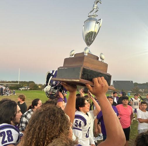 Former conference foes Swampscott, Lynn English add another chapter to longtime football rivalry - The Boston Globe