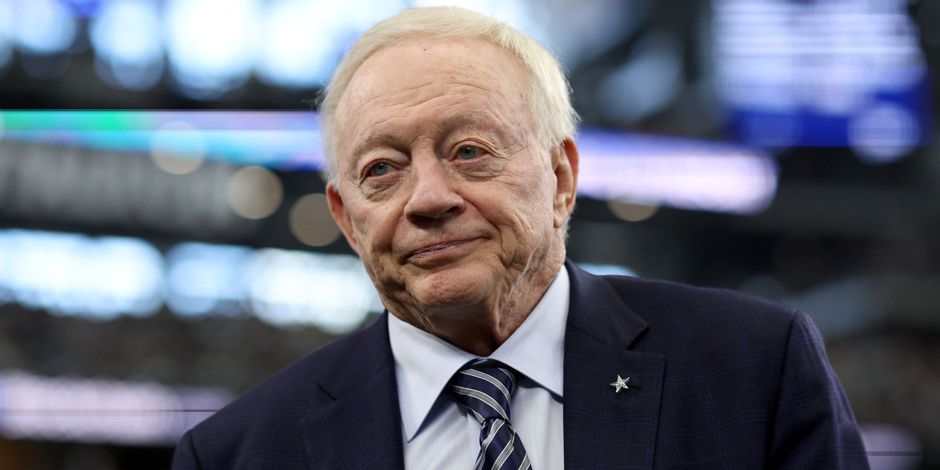 NFL Insider Continues Questionable Claims About Jerry Jones Selling the Cowboys