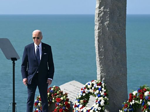 "Me niego a creer que la grandeza de Estados Unidos pertenece al pasado", dice Biden en Francia