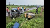 Five killed in road mishap on Pune Solapur highway