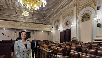 捷克眾議院開放參觀 議長艾達莫娃介紹主會議廳 (圖)