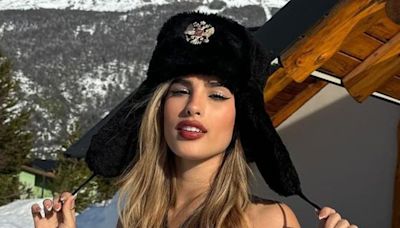 Julieta Poggio se fotografió en minifalda y microtop desde la nieve: “Bariló te queda muy lindo”