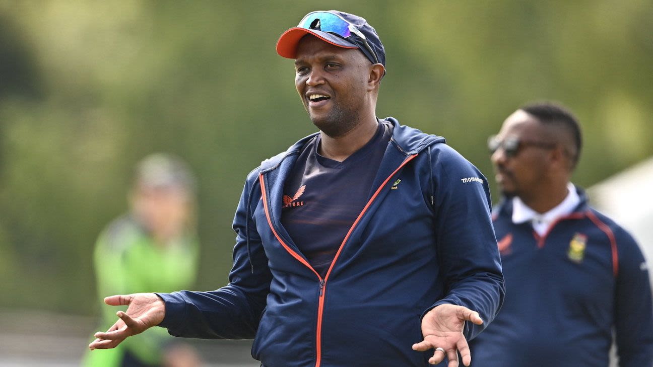 Hilton Moreeng's stint as head coach of South Africa women's team ends after 11 years