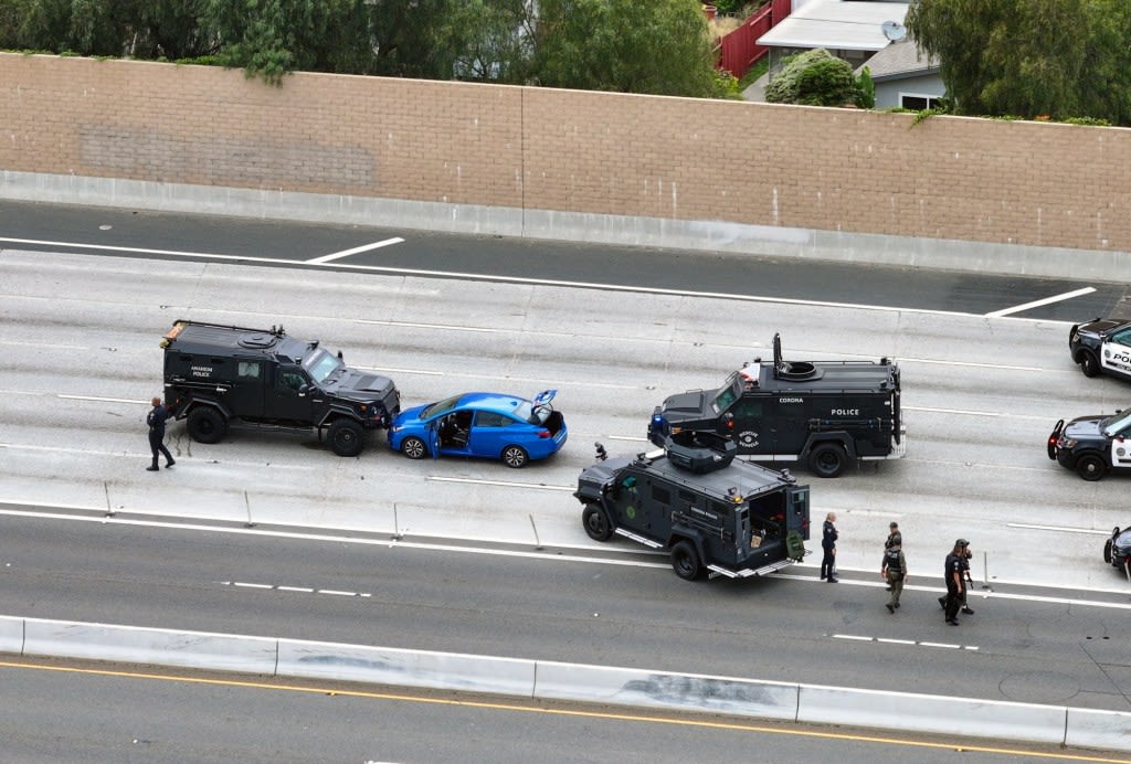 Standoff on 91 Freeway in Anaheim Hills ends after suspect kills himself inside vehicle, police say