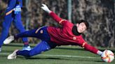 Barcelona tie down rising goalkeeping star to long term contract