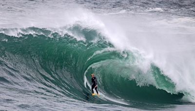 Primeiro skimboarder a se arriscar nas ondas gigantes de Nazaré, Lucas Fink vai em busca do tetra no Mundial