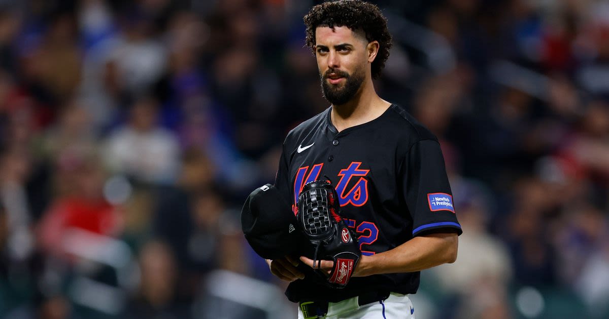 The Mets Are So Bad a Pitcher Threw His Glove Into the Stands