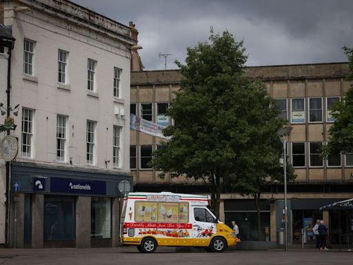 Mansfield locals want potholes and 'drinking problems' fixed ahead of General Election