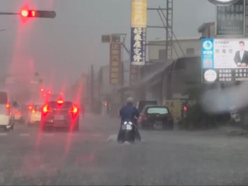 獨家／暴雨「措手不及」 台南安南區整排住家大淹水