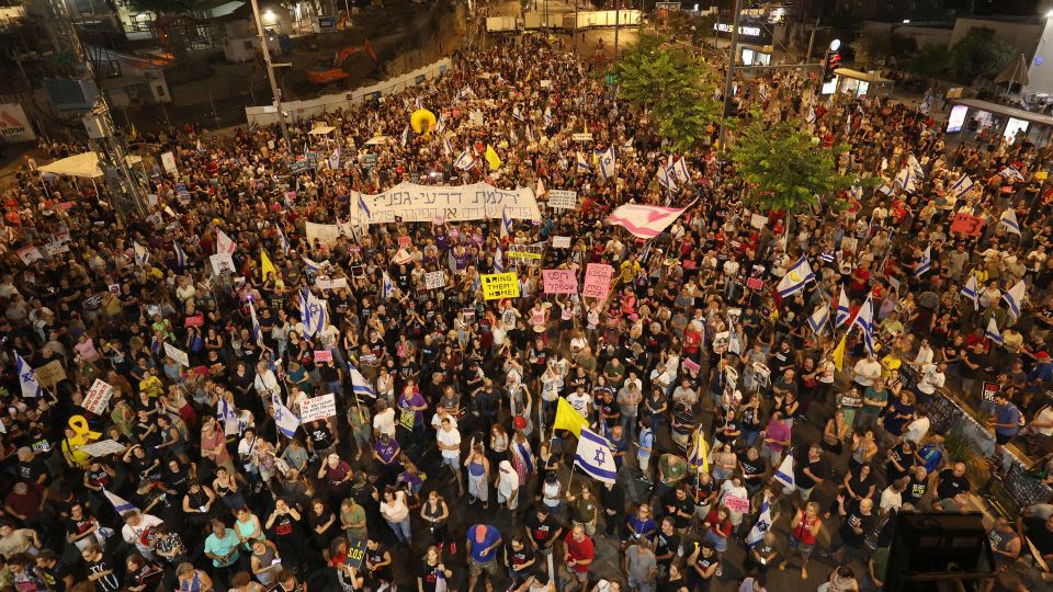 Anti-Netanyahu protests erupt in Israel over delayed hostage deal