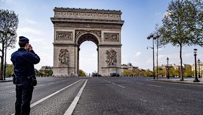Champs-Élysées : « On espère que la photo du pique-nique fera le tour du monde »