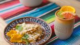 El chef Aarón Sánchez comparte receta de empanadas de flor de calabaza y cantarito de tequila