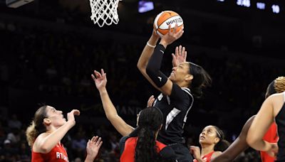 WNBA》威爾森強灌41分17籃板 NBA和詹皇驚嘆「太神了」