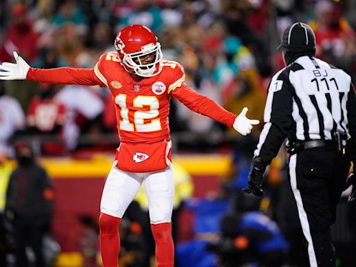 Chiefs vs. Jaguars: Bizarre gaffe by Mecole Hardman results in safety