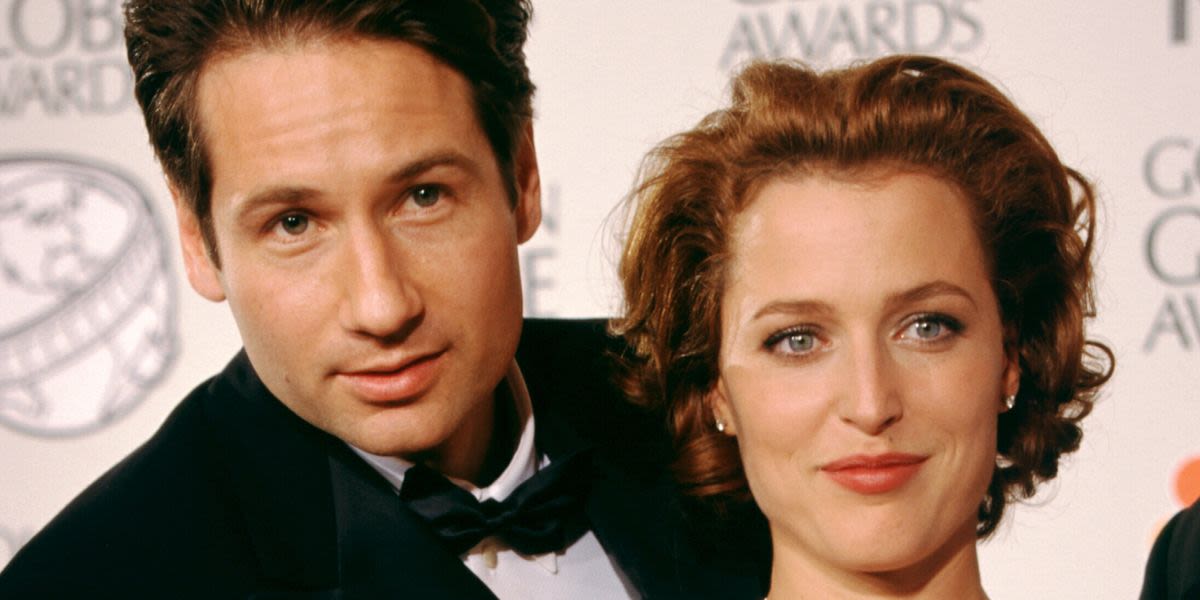 Gillian Anderson Clears The Air About That Infamous Emmys Kiss With David Duchovny