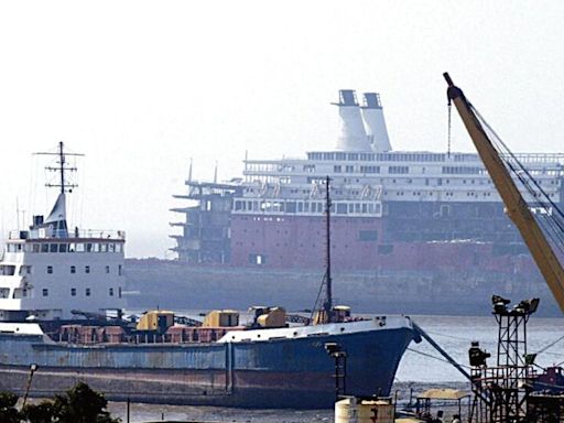 Veraval and Alang: The Gujarat towns where ships are scrapped