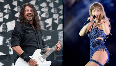 Dave Grohl seems to take jab at Taylor Swift: ‘We actually play live’ - National | Globalnews.ca