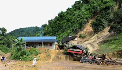 Flash floods and landslides kill seven in Vietnam