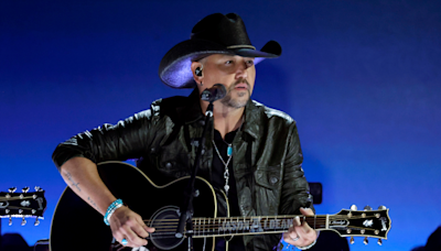 Jason Aldean Honors Toby Keith With Heartfelt Tribute In Front Of Late Legend's Family | iHeartCountry Radio