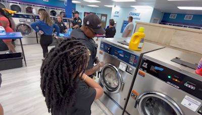 St. Pete PD participates in 'The Laundry Project,' helps neighbors with free laundry