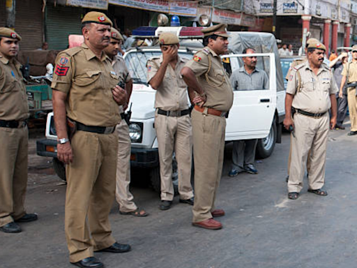 CBI Crackdown On Corrupt Delhi Cops, 5 Detained After Three Police Stations Raided