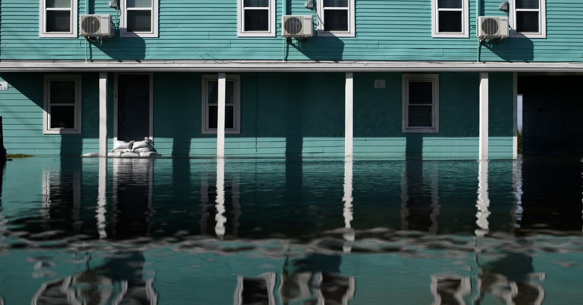 Extreme heat and Hurricane Beryl make a disaster pileup in Texas