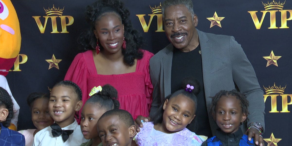 Actor Ernie Hudson speaks to students in hometown of Benton Harbor