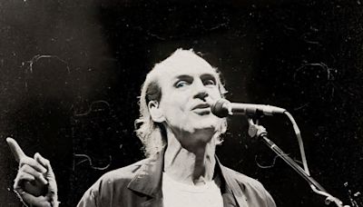 Why Carole King is the “epitome” of the singer-songwriter movement, according to James Taylor