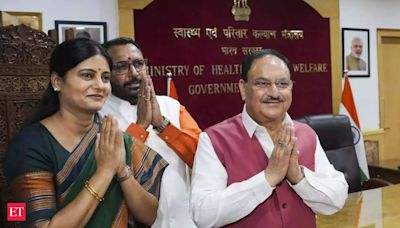 Health Minister JP Nadda reviews heatwave situation, preparedness of central government hospitals