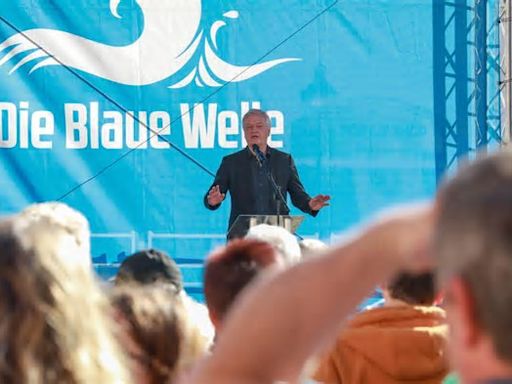 "Blaue Welle" in Zittau: Hauptredner vergleicht Stadtverwaltung mit Gestapo