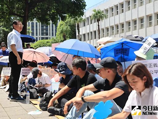 台派轟小草圍北檢搞民粹 民眾黨嗆蔡英文也曾到地檢署靜坐