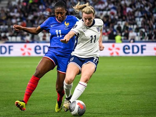 France-Angleterre : Les Bleues déçoivent à Sainté, en s'inclinant contre les championnes d'Europe à moins de deux mois des JO... Revivez le match ici