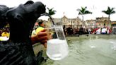 Pisco saldrá de la pileta de la Plaza de Armas de Lima: más de 200 litros se repartirán gratis