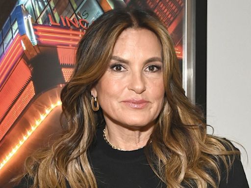 Mariska Hargitay joins famous best friends for very special beach day — see snap