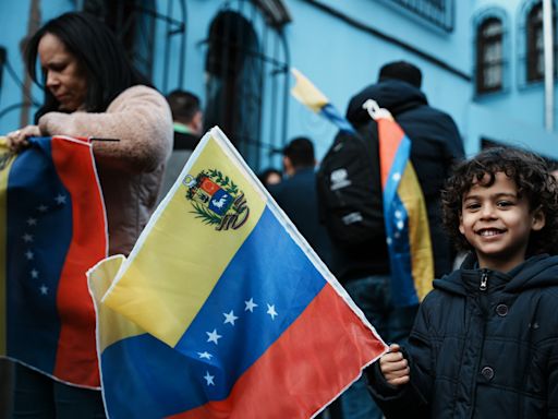 Elecciones en Venezuela: cientos de venezolanos votan en la embajada de Buenos Aires