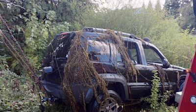 SUV splashes into McSherrystown quarry after police chase; two people rescued by officer