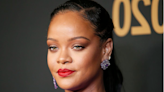 Rihanna porta joya en el pie con valor de 1 mdd