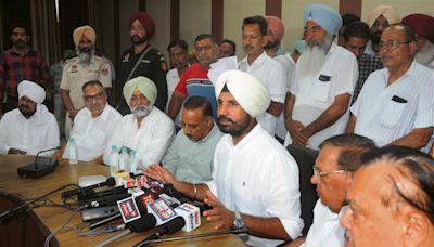 Amrinder Singh Raja Warring interacts with patients, medical staff at Ludhiana Civil Hospital