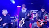 Watch Soundgarden's Kim Thayil tear through Led Zeppelin's Communication Breakdown at Rock 'N' Roll Fantasy Camp performance