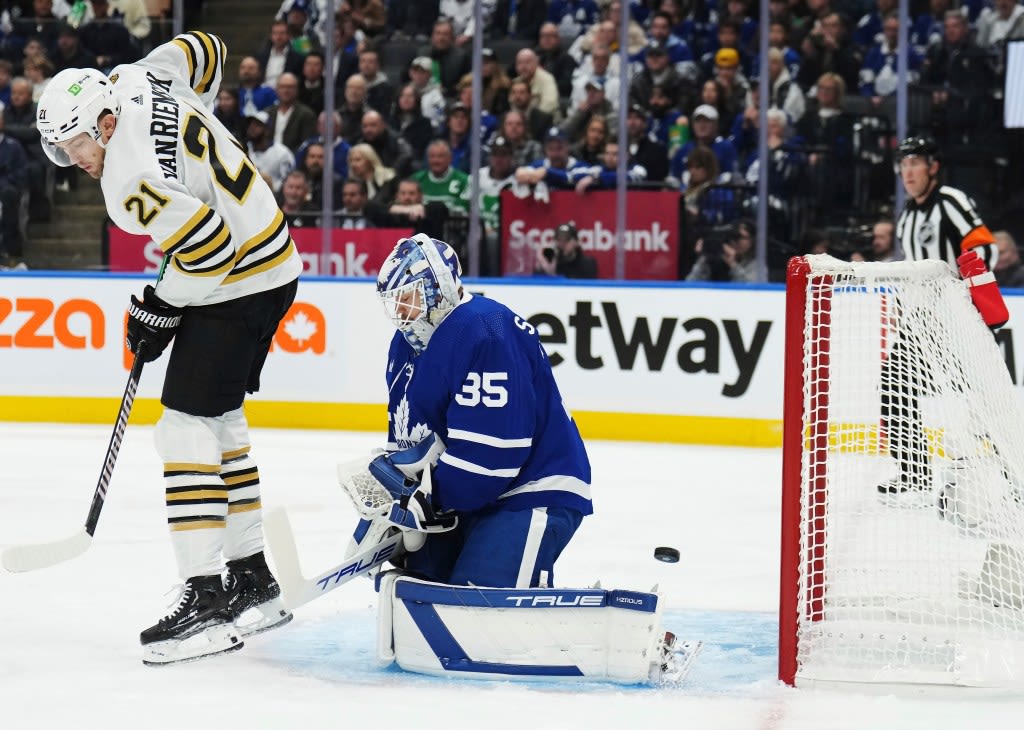 Bruins notebook: James van Riemsdyk no stranger to Garden Game 7s