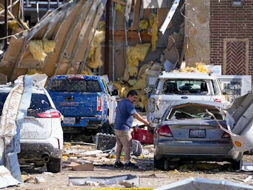 Al menos 18 personas murieron por las tormentas que causan destrozos en el centro de Estados Unidos