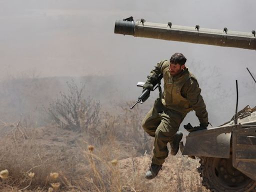 Israel moves into north Gaza Hamas stronghold, pounds Rafah without advancing