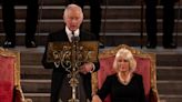 Rei Charles discursa ao Parlamento e segue para cerimônia em homenagem à rainha na Escócia