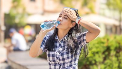 5 simple tips to stay hydrated this summer