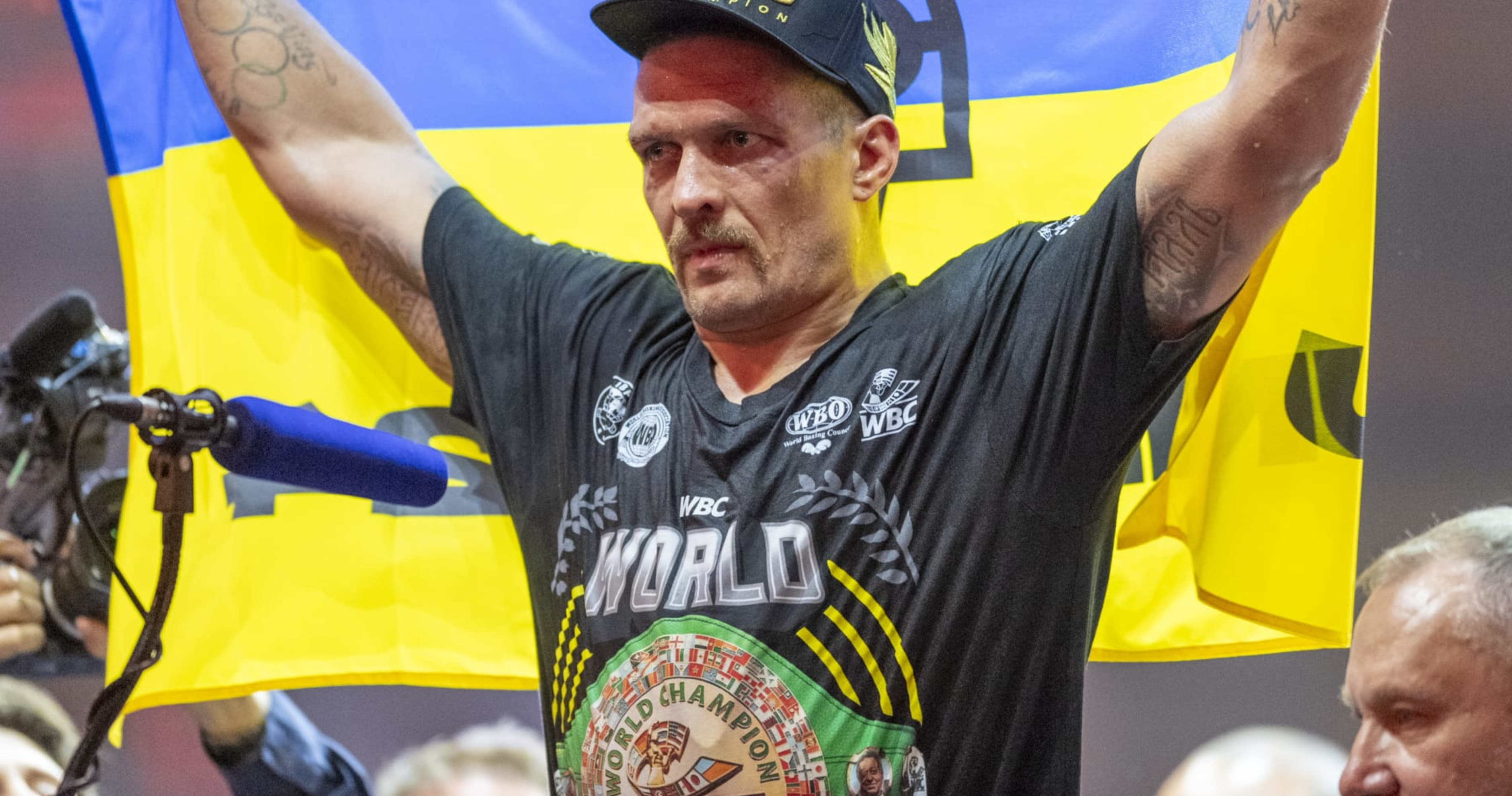 Report: Oleksandr Usyk to Star in The Rock's 'The Smashing Machine' After Fury Fight