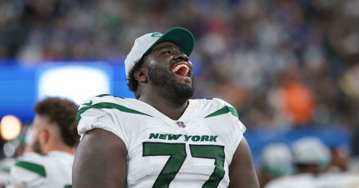 Mekhi Becton Takes First-Team Reps Amid Eagles' Offensive Line Shuffles