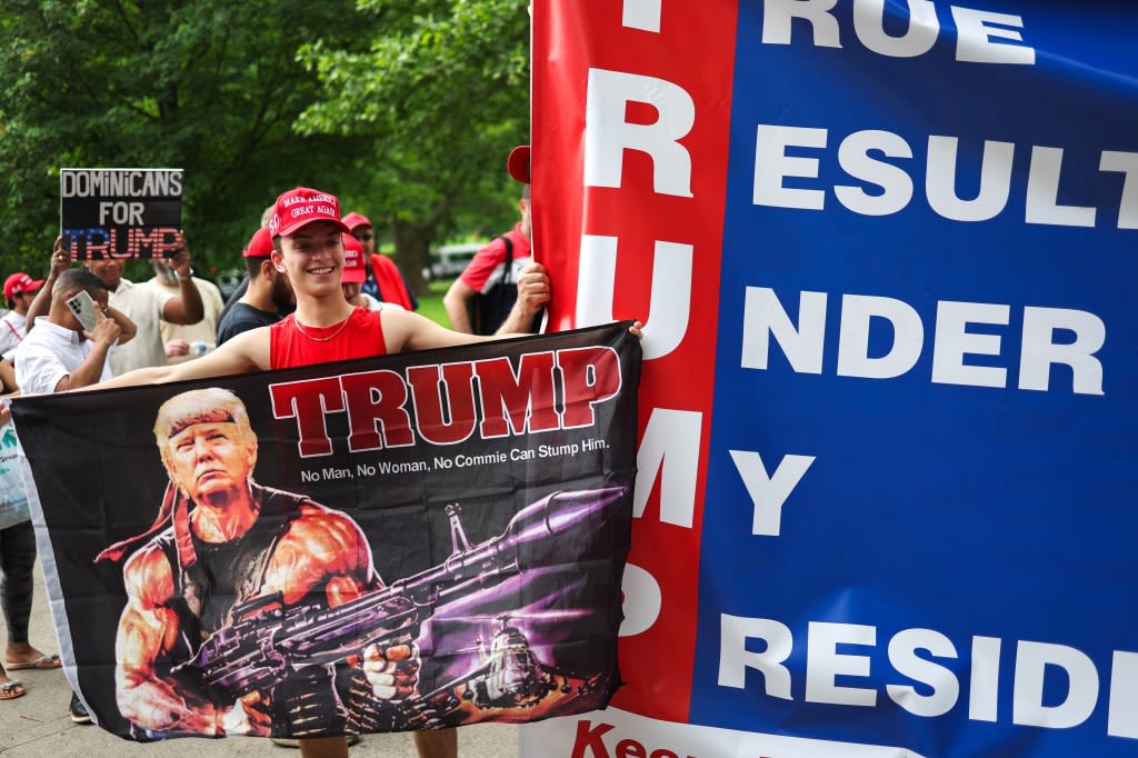 Hundreds of Trump supporters pack Bronx rally as protesters jeer outside