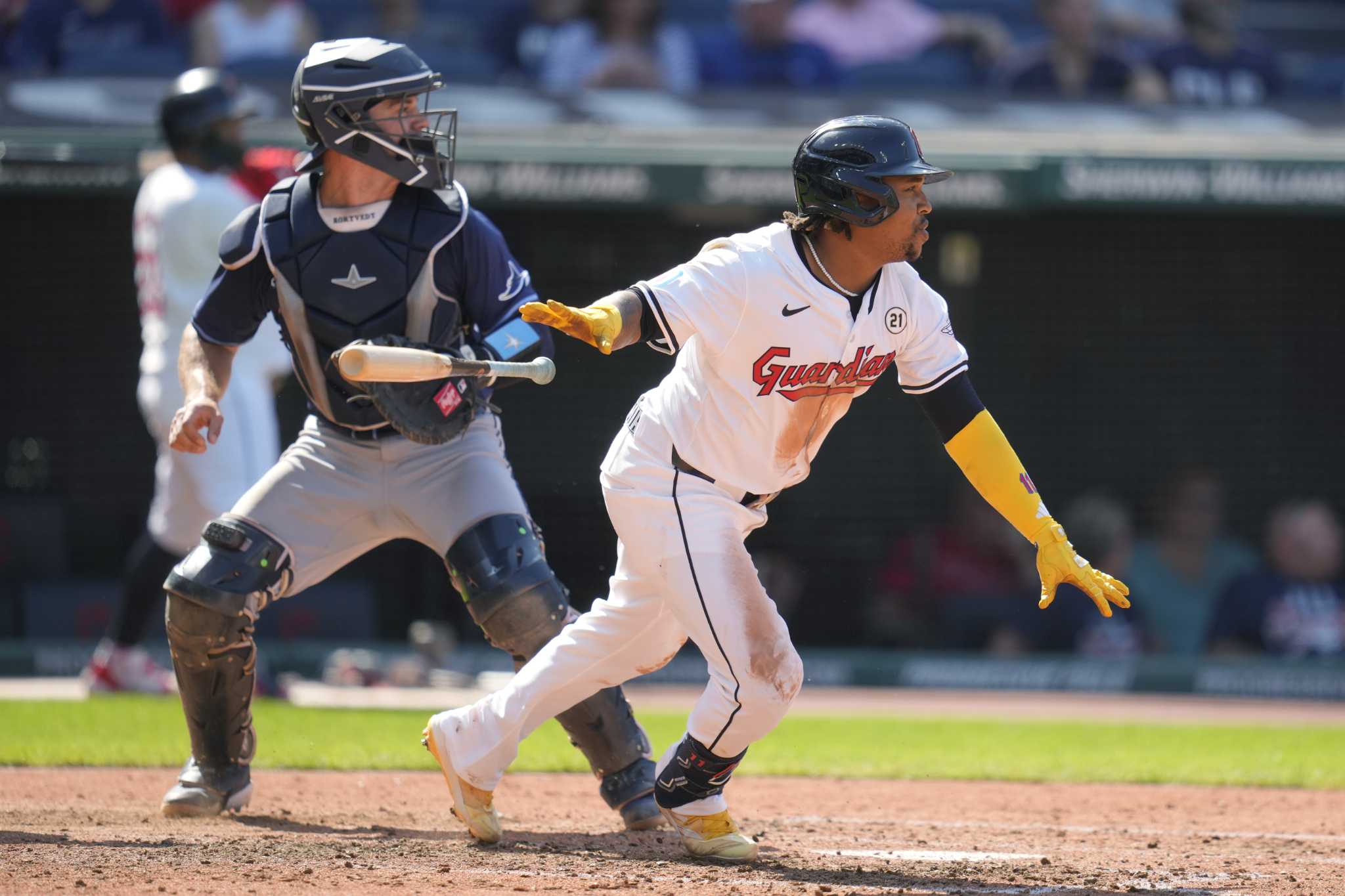 Ben Lively, 4 relievers combine for a 4-hitter, AL Central-leading Guardians beat Rays 2-0